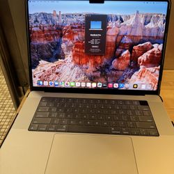 MacBook Pro 16 Inch 2024 M4 Pro 48gb Ram 2TB Storage In New Condition.