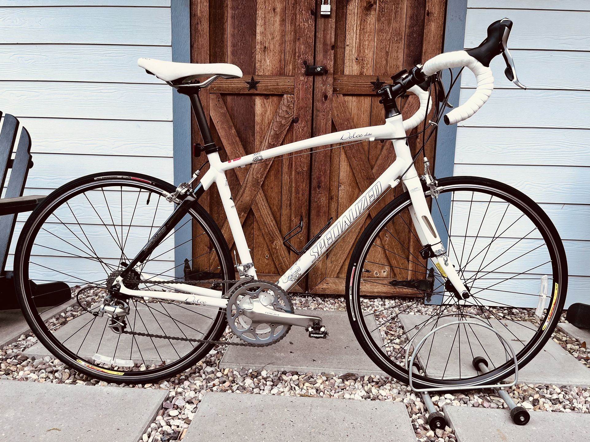 Beautiful Specialized Dolce Elite Road Bike With Carbon Fiber