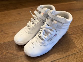Reebok Freestyle Hi White High Top Sneakers — Women's Size 8 (Like New)