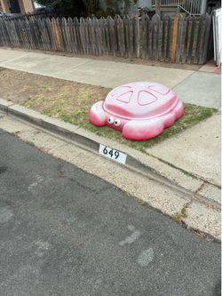 Little tykes sandbox