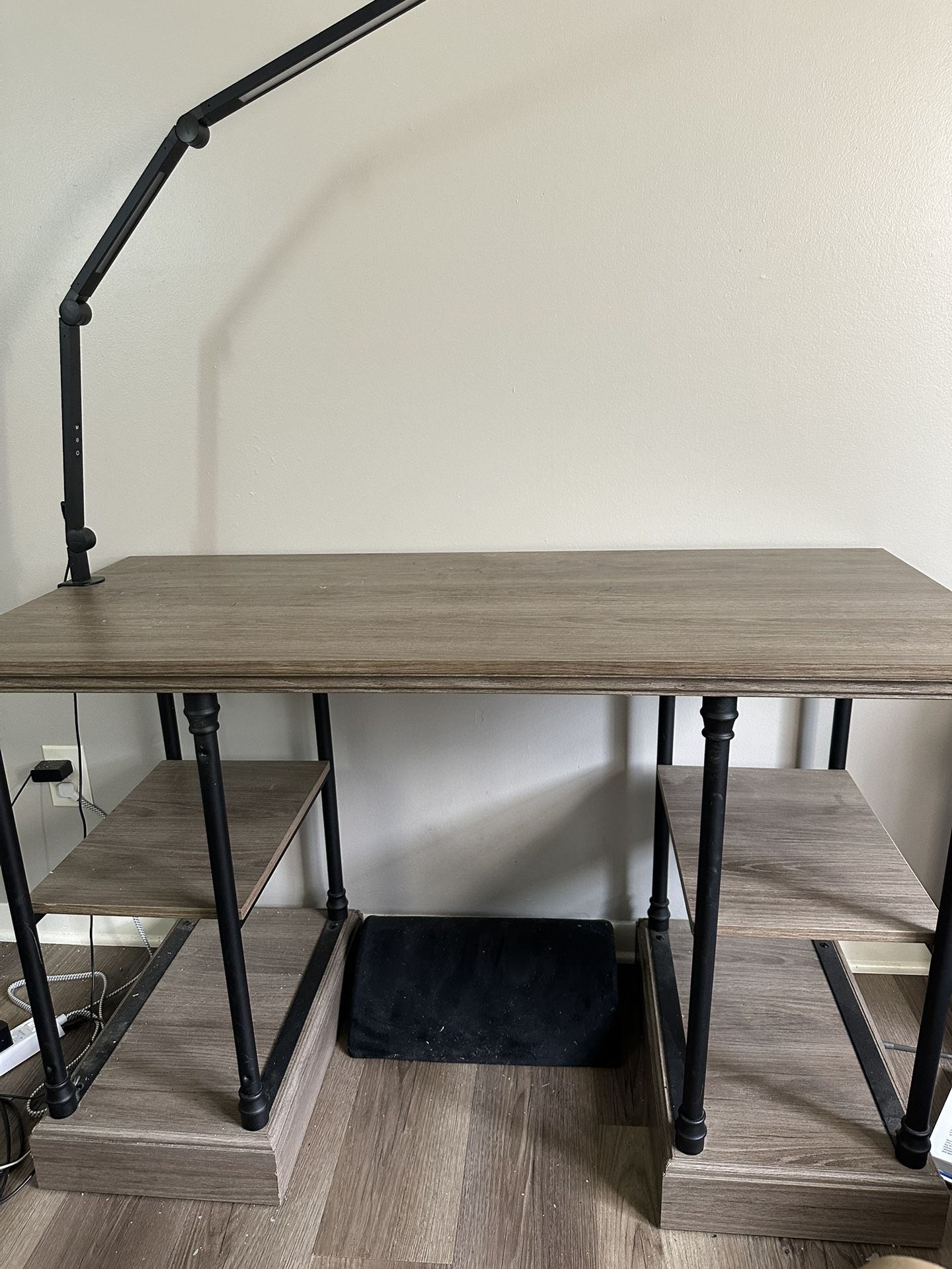Desk + Lamp
