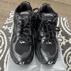 Balenciaga runner