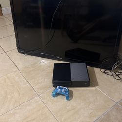 Xbox One Console with 50” Smart Tv