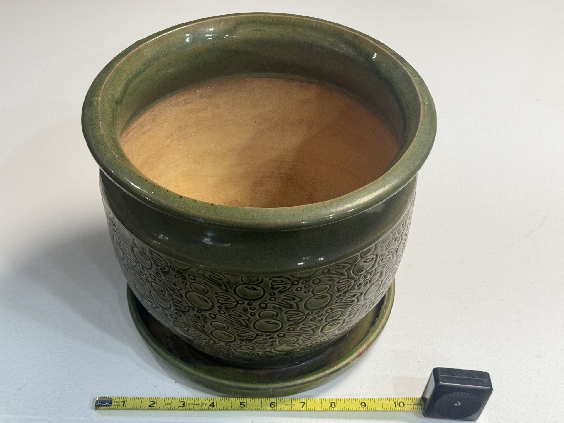 Flowerpot w Tray Attached