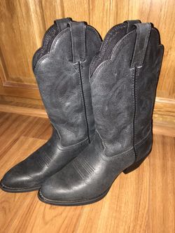 Women’s Tony Lama cowgirl boots