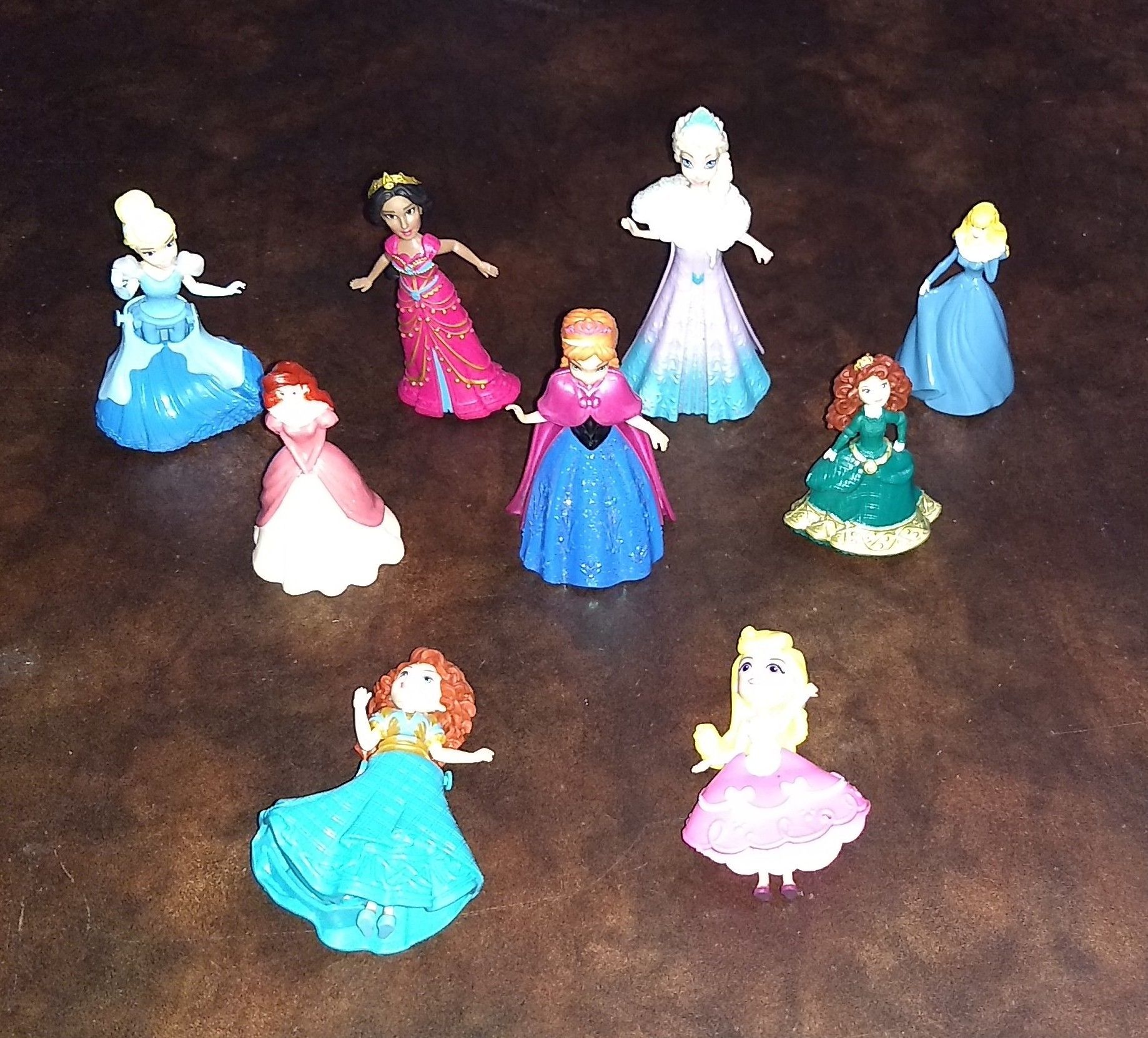 Princess figures (12)