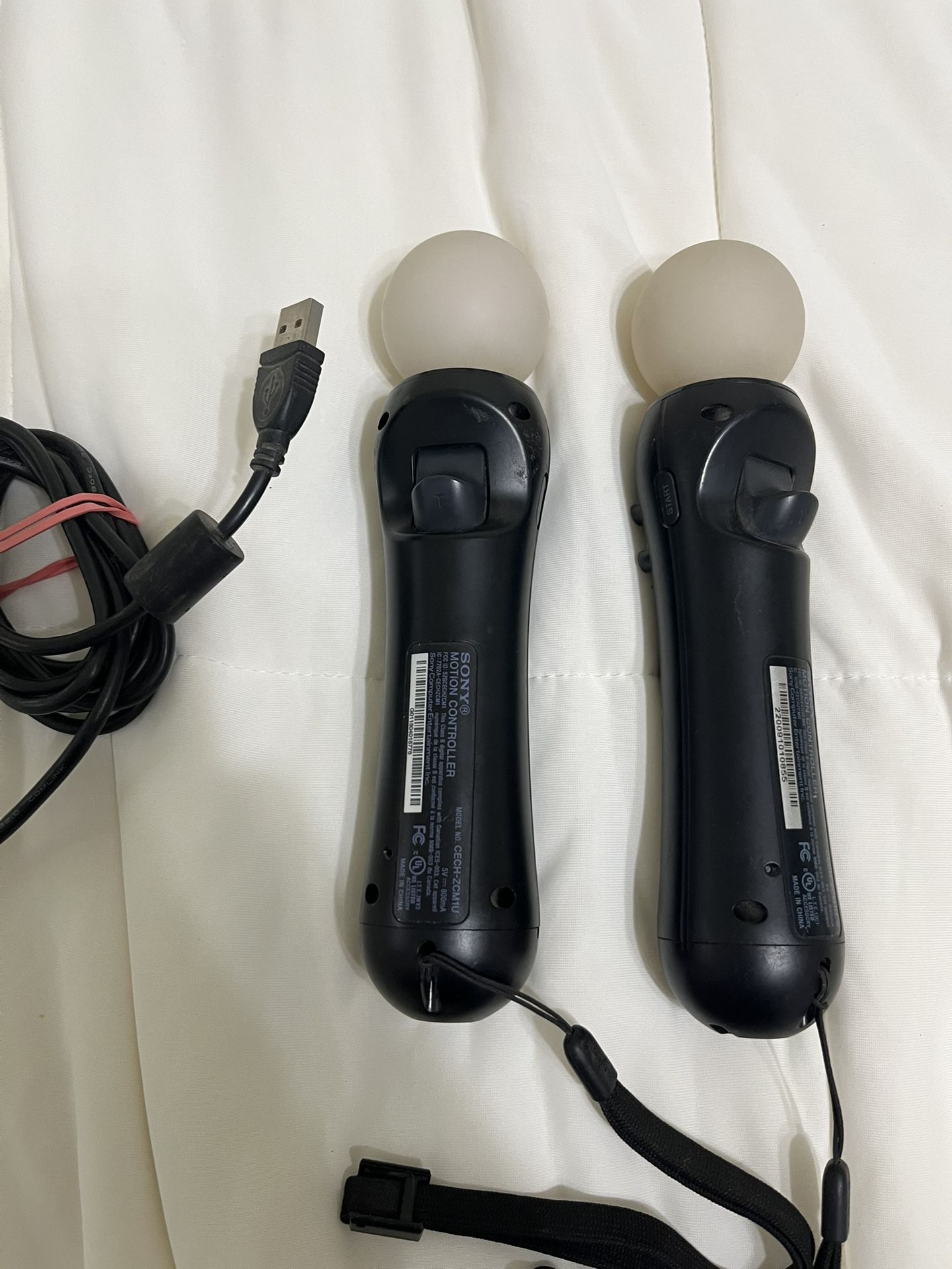 PlayStation Eye And Controllers