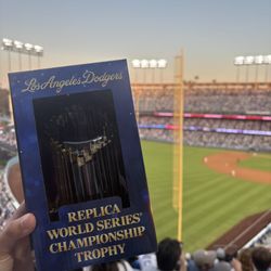 world series trophy 