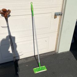 Swifter Wood Flooring Duster Broom Length