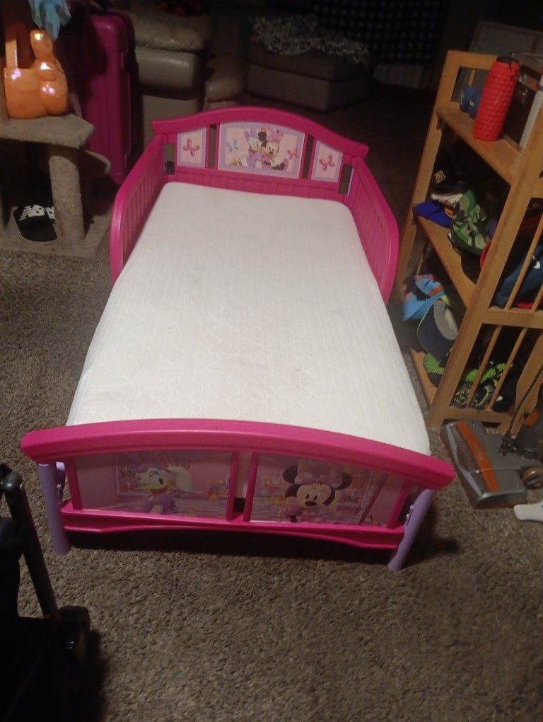 Disney Minnie Mouse Toddler Bed