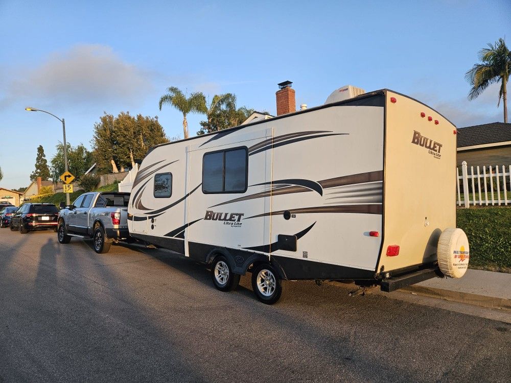 Camper Trailer Keystone Ultra Light with Thermal Package for Sale in Laguna Niguel, CA OfferUp