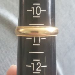 14k Gold Mens Ring Band. 