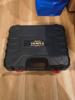 Yunxi Hard Tool Case with Red Latches