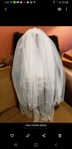 Lovely Wedding Veil With Crystals