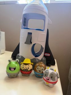 Little tikes spaceship with little people