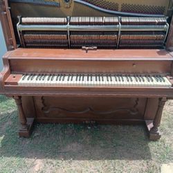 1901 Franklin Victorian Upright Piano 