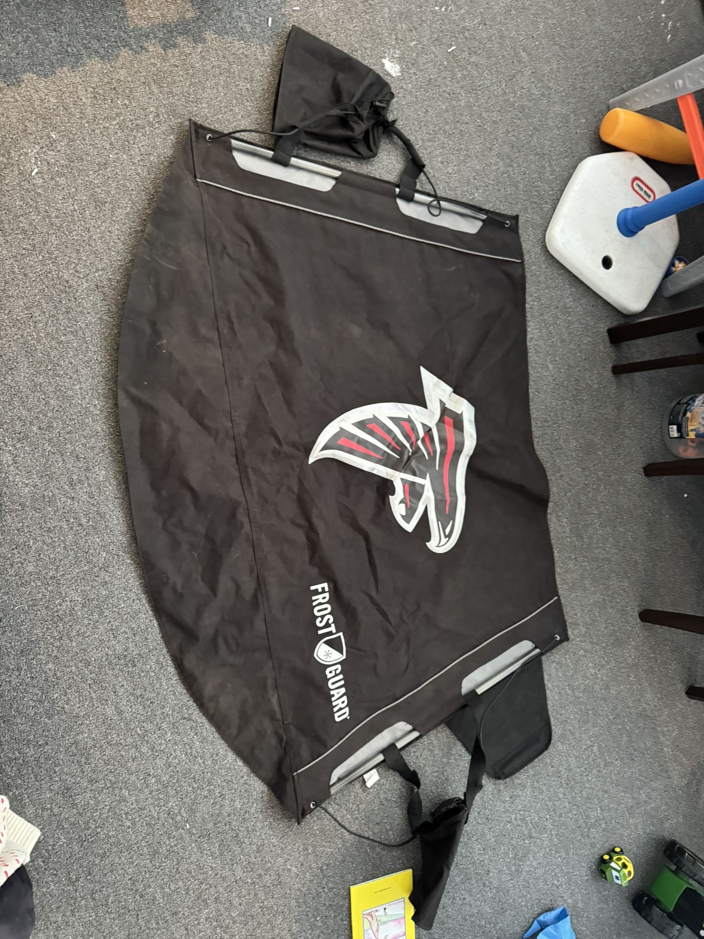 NFL Frost Guard - Premium Winter Windshield Cover for Snow, Frost and Ice - Atlanta Falcons