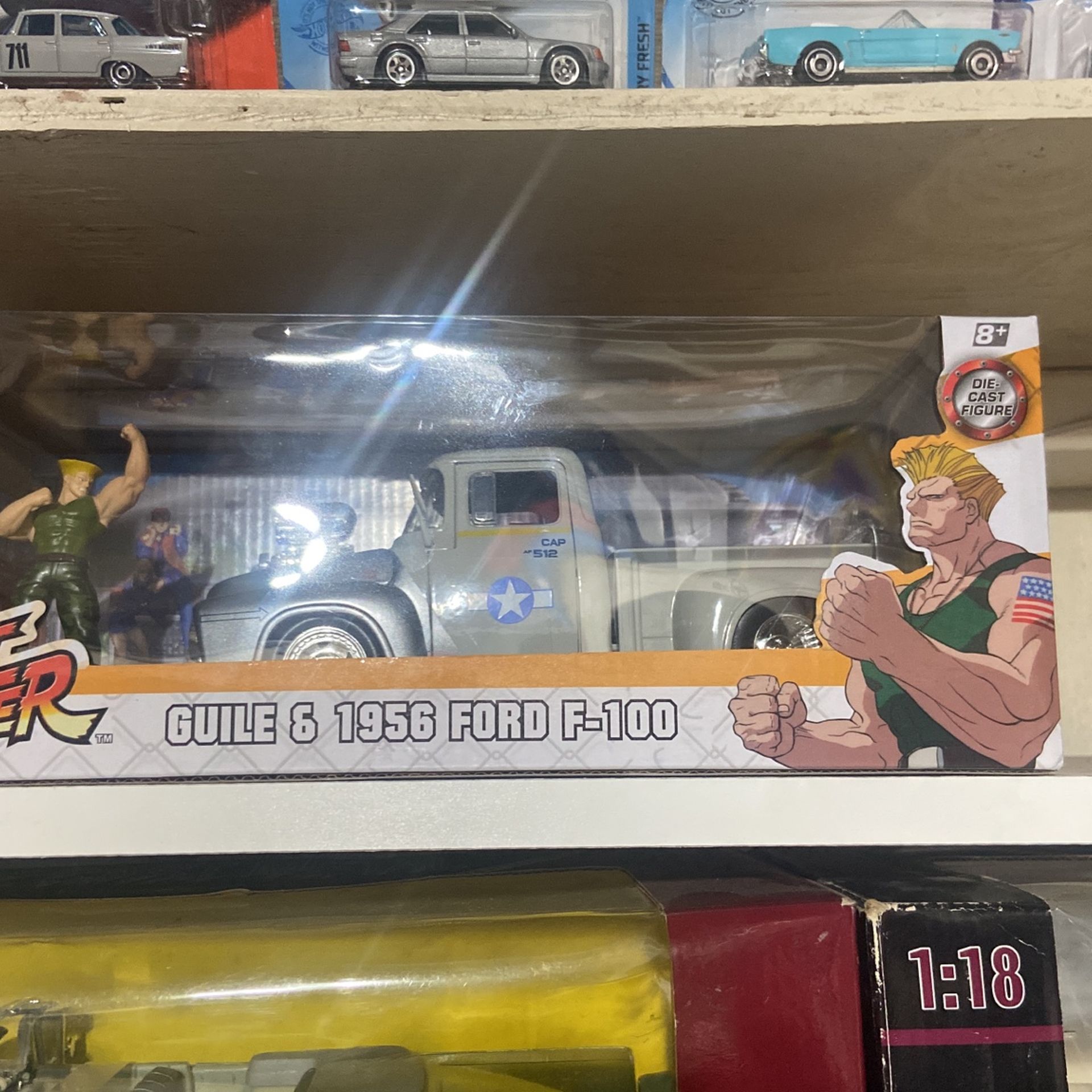 Hollywood Rides SF Guile 1956 F100 1:24 Vehicle & Figure