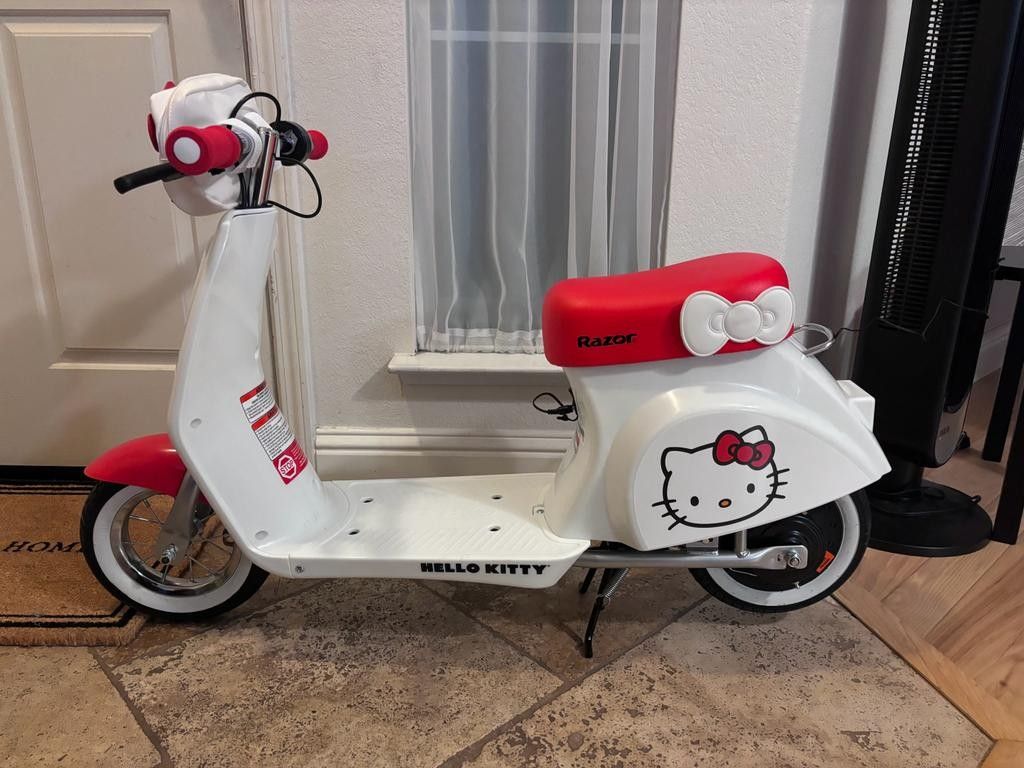 Kids Hello Kitty Scooter by Razor