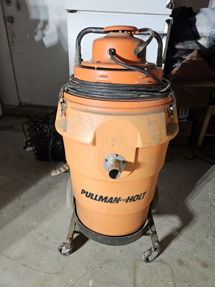 Pullman Holt Commercial