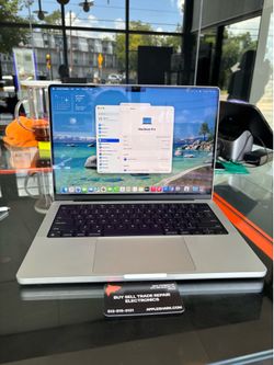 MacBook Pro 14” M1 Pro Chip 16GB Ram 512SSD! 90 Day warranty! We offer financing.