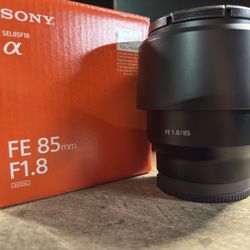 Sony SEL85F18 85mm F/1.8-22 Medium-Telephoto Fixed Prime Camera Lens, Black