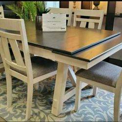 Maribelle Chalk-Gray Extendable Dining Room Set Dining table and Chairs 989
