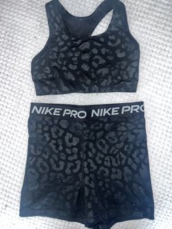 Women’s Nike Workout Set (Small)