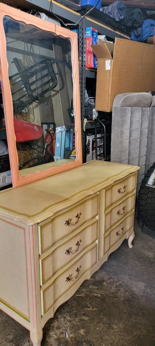 Vintage Shaby Dresser W/Mirror And 2 Nightstands 