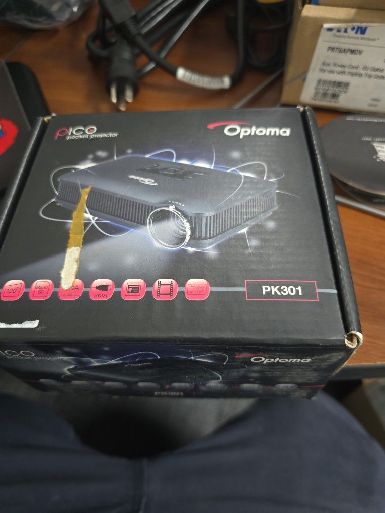 Optoma Pk301 pico projector