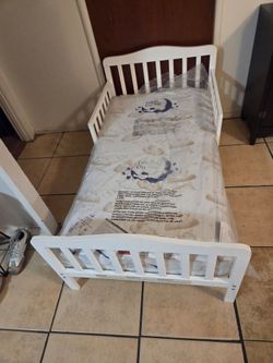 Toddler bed