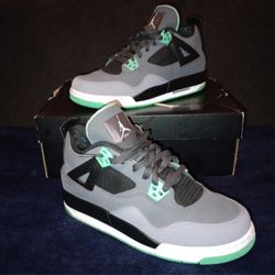 IOB Air Jordan 4 Retro Green Glow 7Y or 8.5 Women 