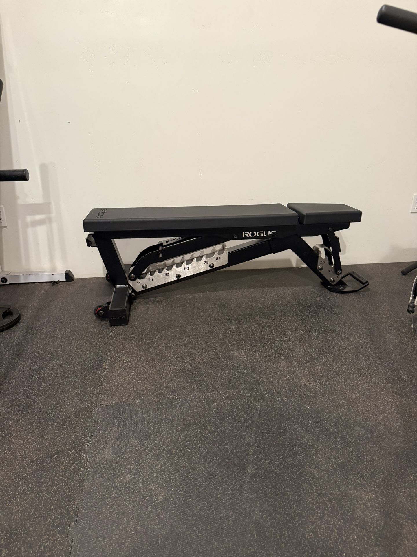 Rogue adjustable bench 3.0 w/ stainless steel rail for Sale in El Cajon ...
