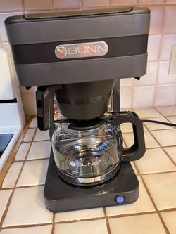 BUNN CSB2 Coffee Maker w/ Coffee Pot & Filters