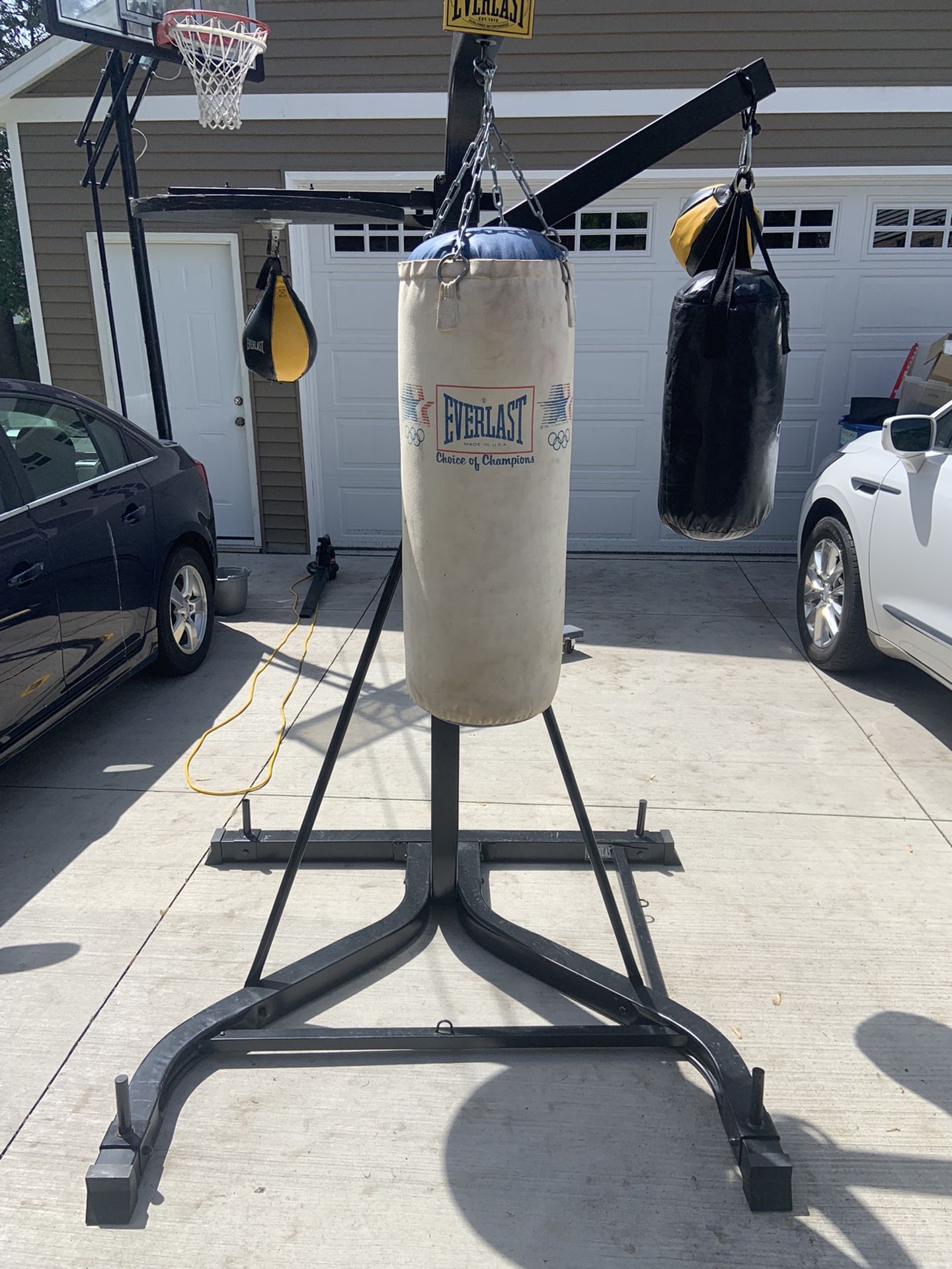 Punching Bag Stand Everlast 3 Station Stand