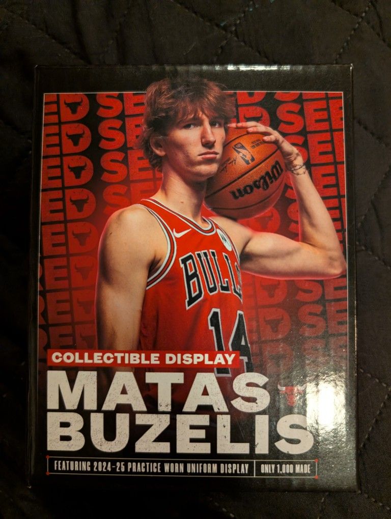 NBA Chicago Bulls Matas Buzelis collectable jersey basketball rookie card rare