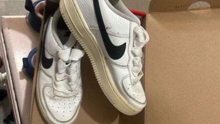 size 6 Nike shoes