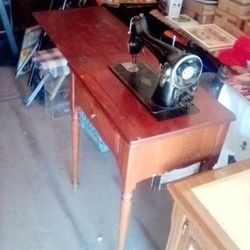 Antique Singer Sewing Machine With Cabinet Needs Cord 