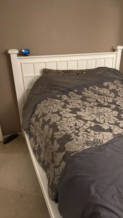 Complete bed room set