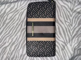 Tommy Hilfiger women's zip-around wallet