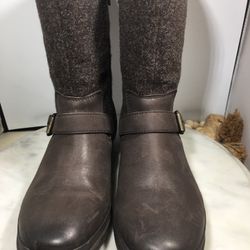 UGG Women’s  Robbie stout Boots 