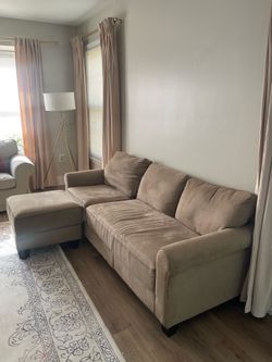 4 Star Nolany Reversible Sectional  w/ Matching Ottoman