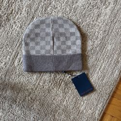 LOUIS VUITTON BEANIE 