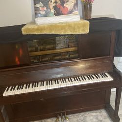 Smith & Barnes Chicago piano   (Antique )