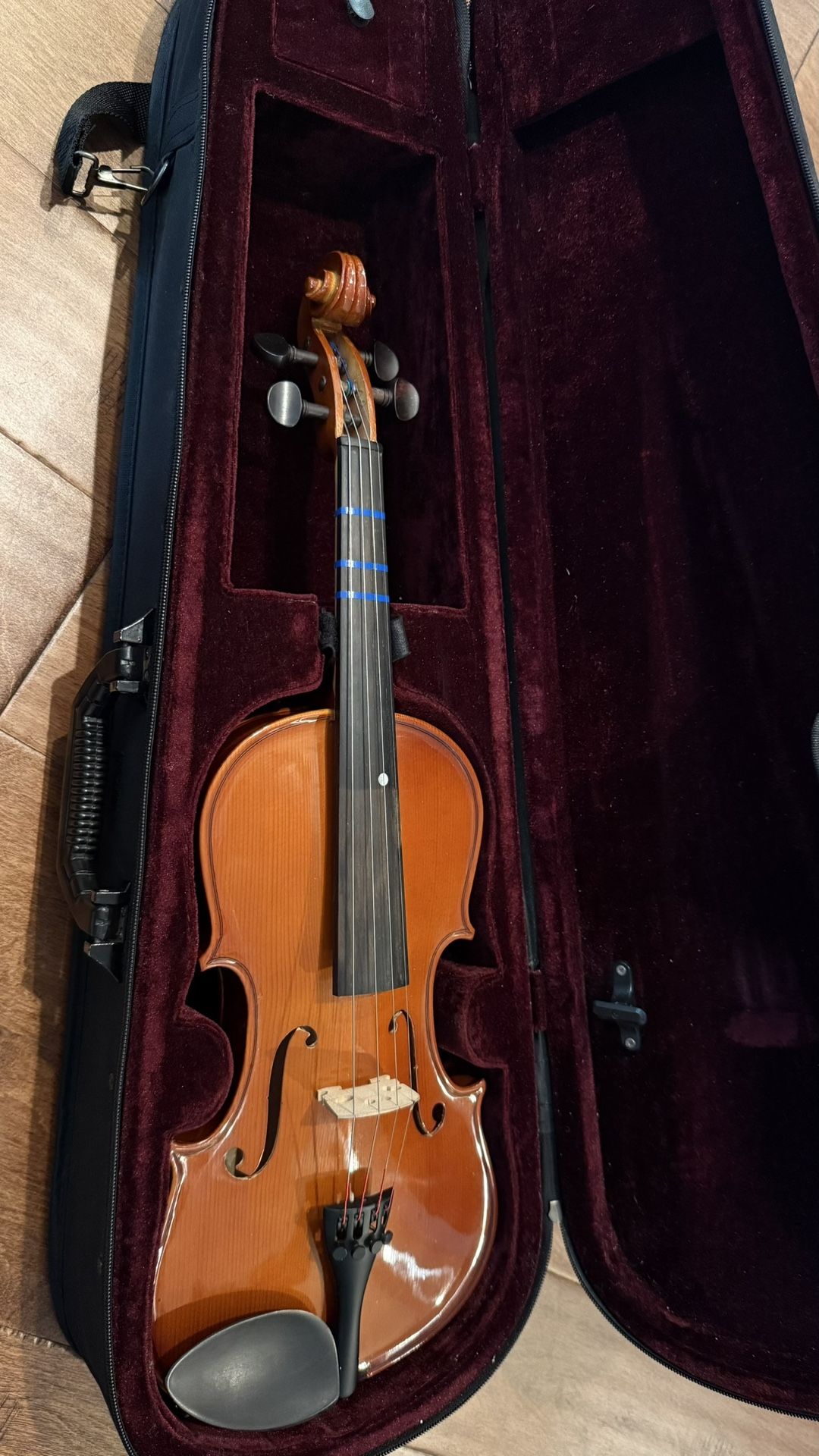 Violin for practice. 4/4. No bow. Body only.