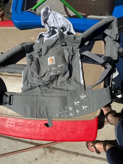 Ergo baby carrier