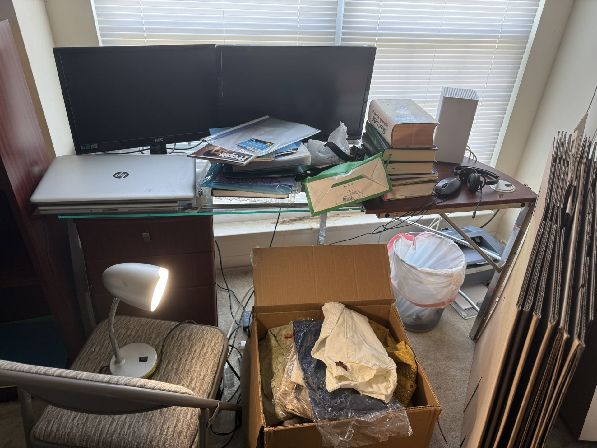 📦 FREE Computer Desk – Must Pick Up by Saturday