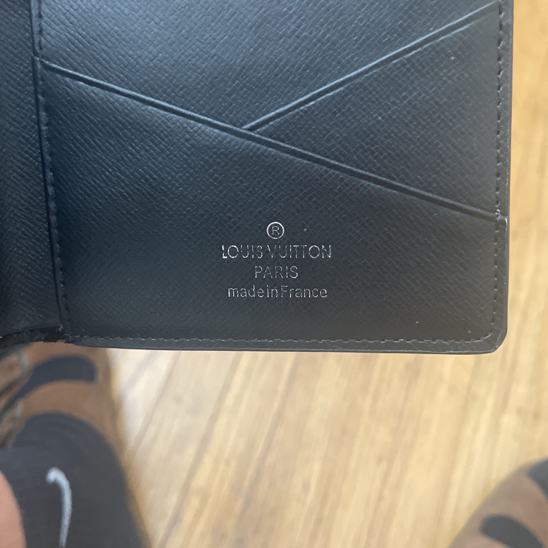 Louis Vuitton men's Wallet for Sale in Indianapolis, IN - OfferUp