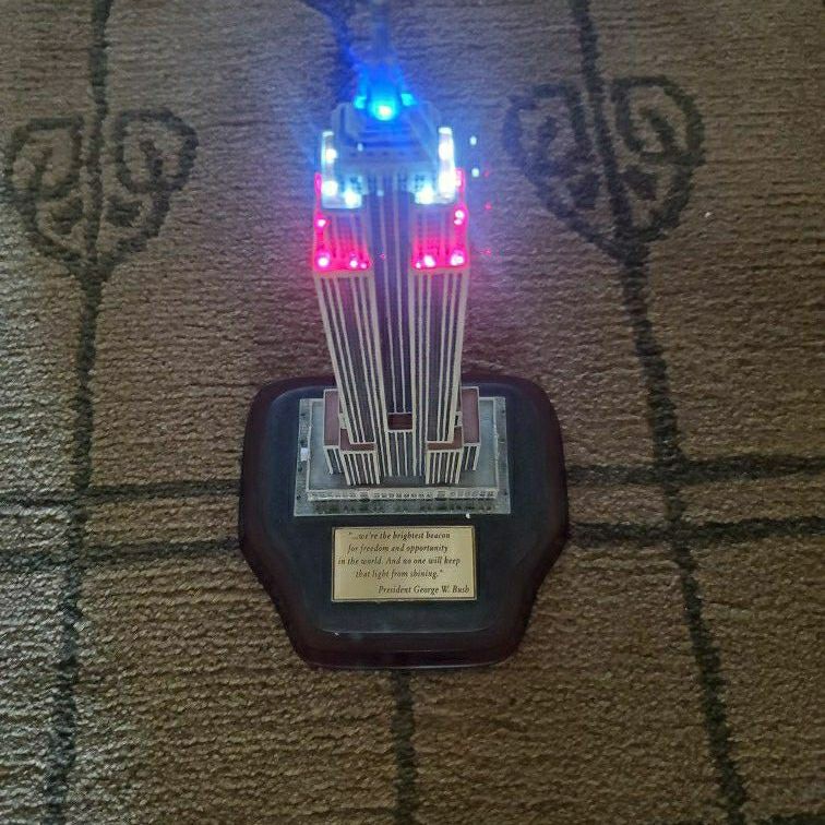 ダンバリーミント エンパイアステートビル 美品 ライトアップ Empi h9ES Brand New Danbury Mint The Empire State Building , The Top Lights