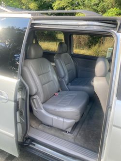 2003 Honda odyssey rear leather seats